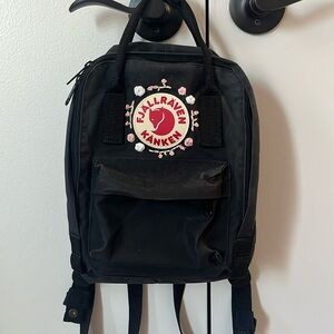 Black FjallRaven Kanken Mini Backpack